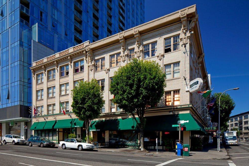 Maurice Dear Apartments