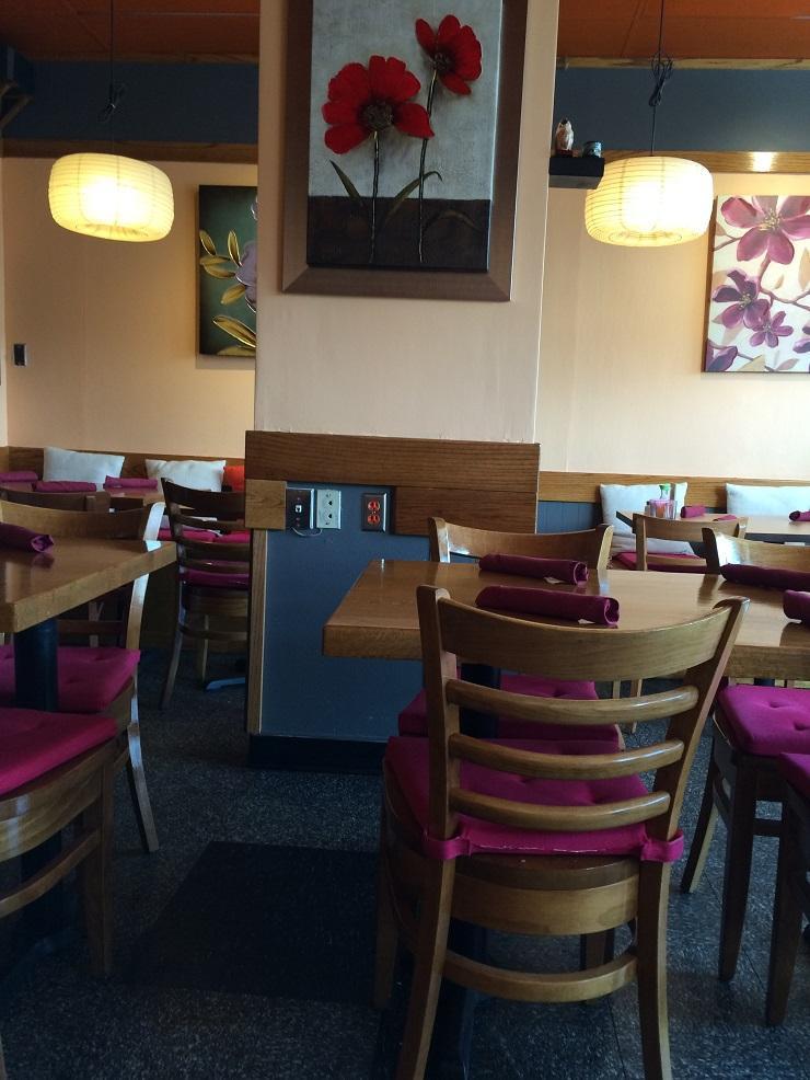 Nana Noodles & Sushi Bar