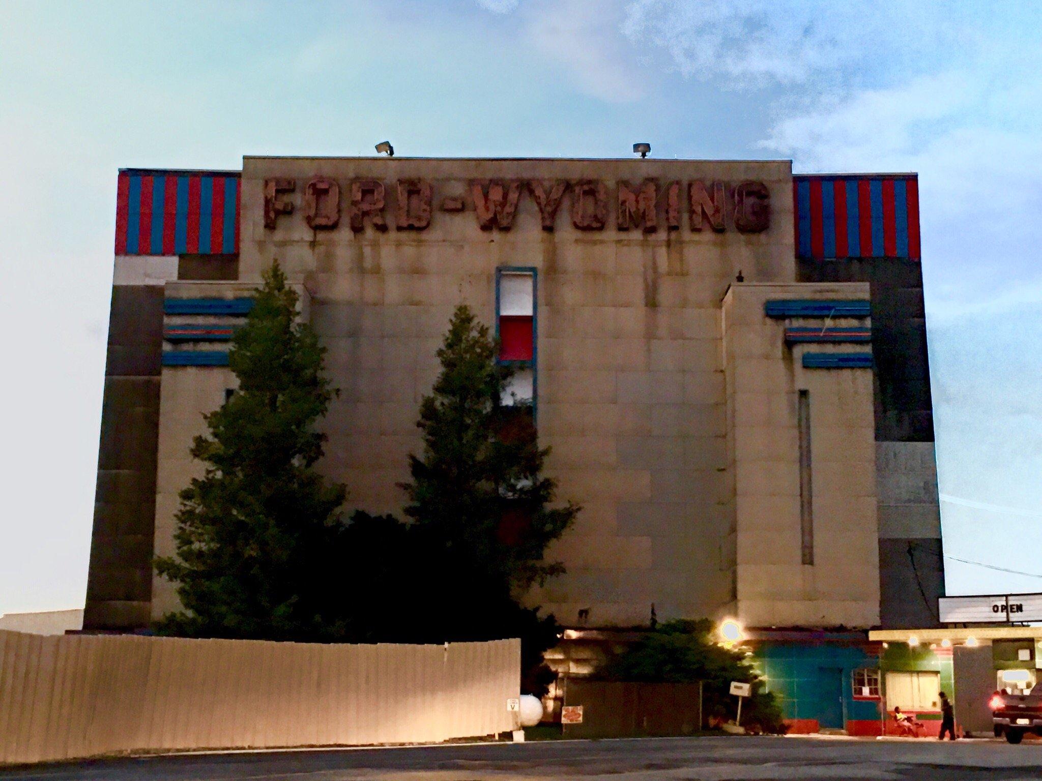 Drive-in Movie Theaters in Detroit, MI