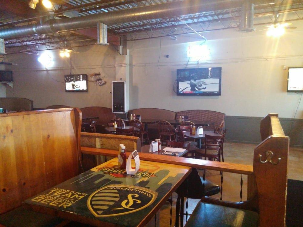 Roni's Pub and Kitchen