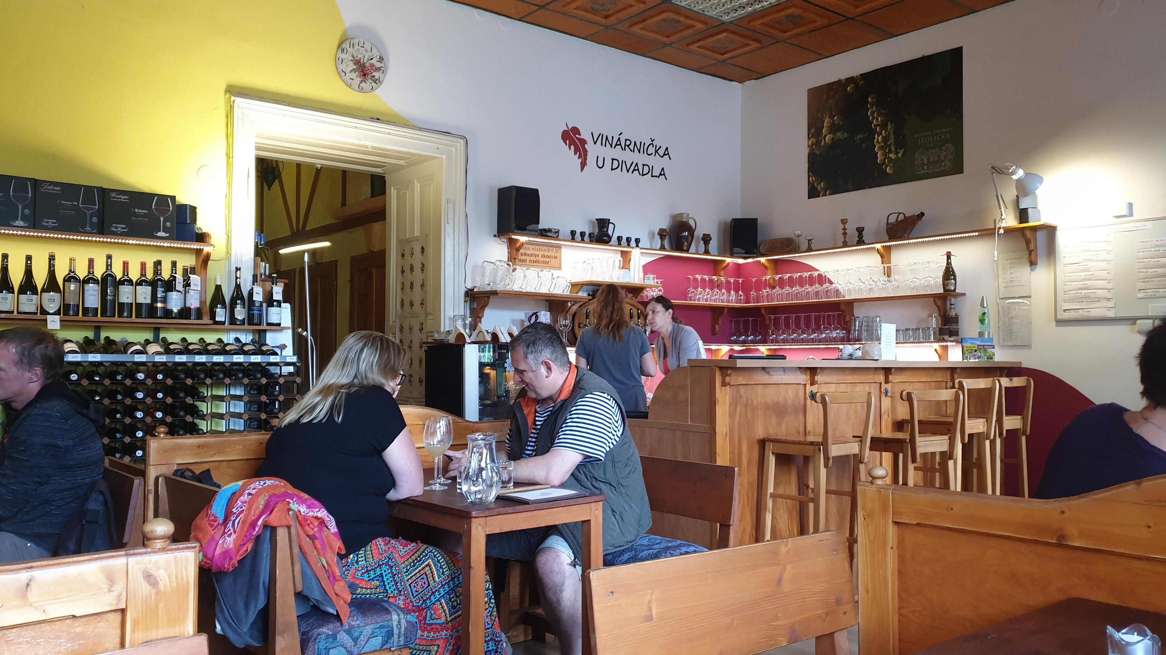 Vinárnička u Divadla