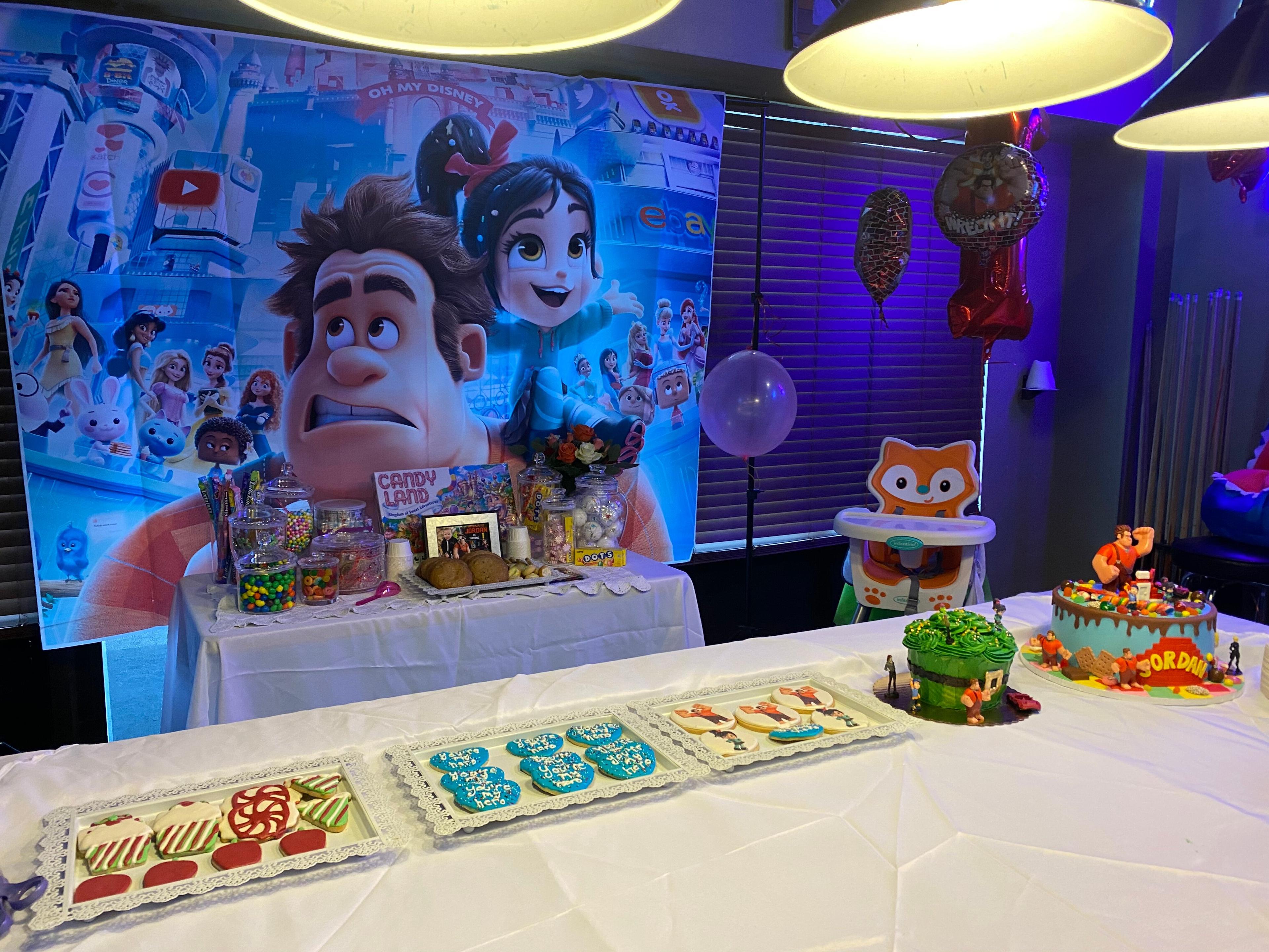 The Avenue Tavern & Grille