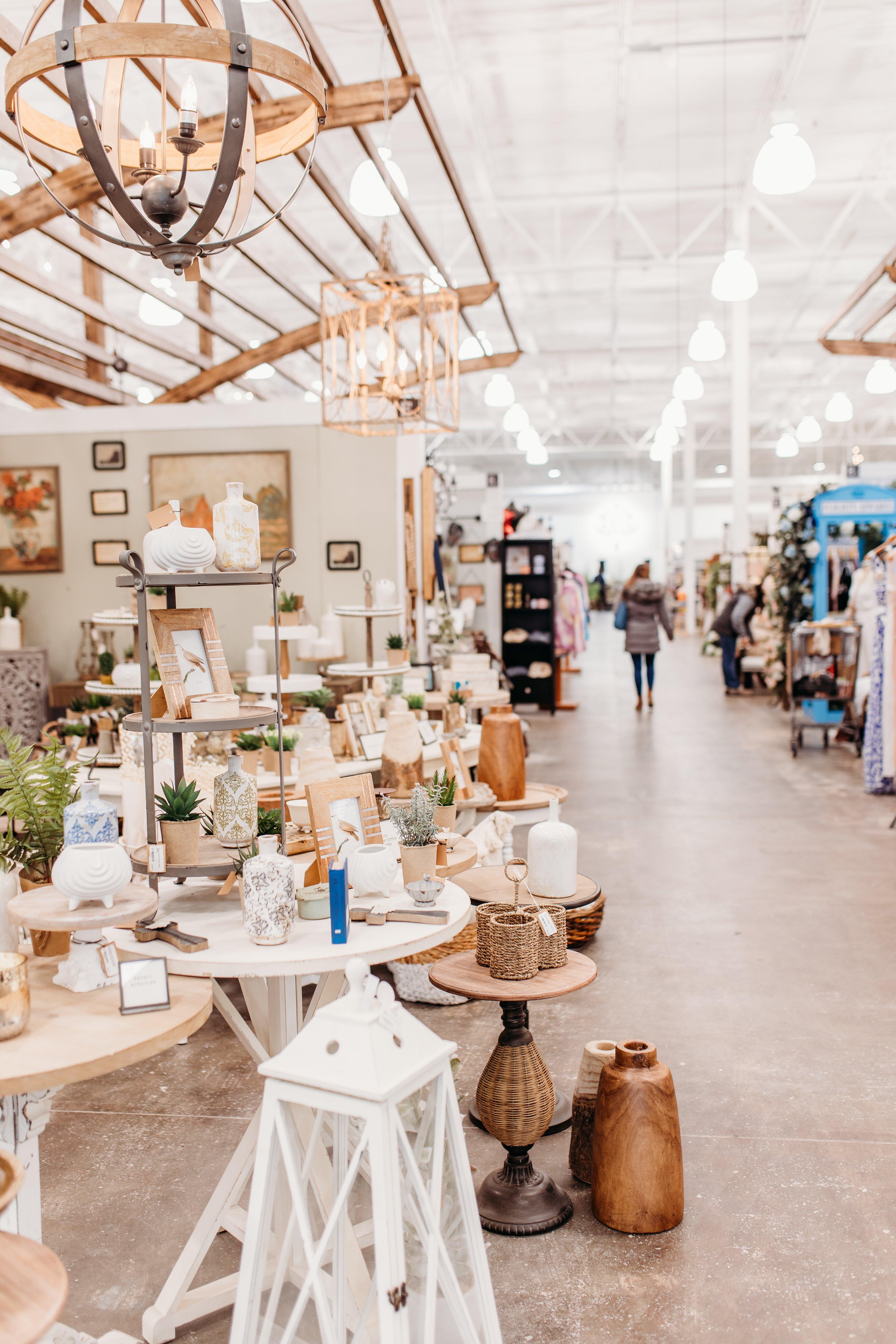 Painted Tree Boutiques - Barrywoods, MO