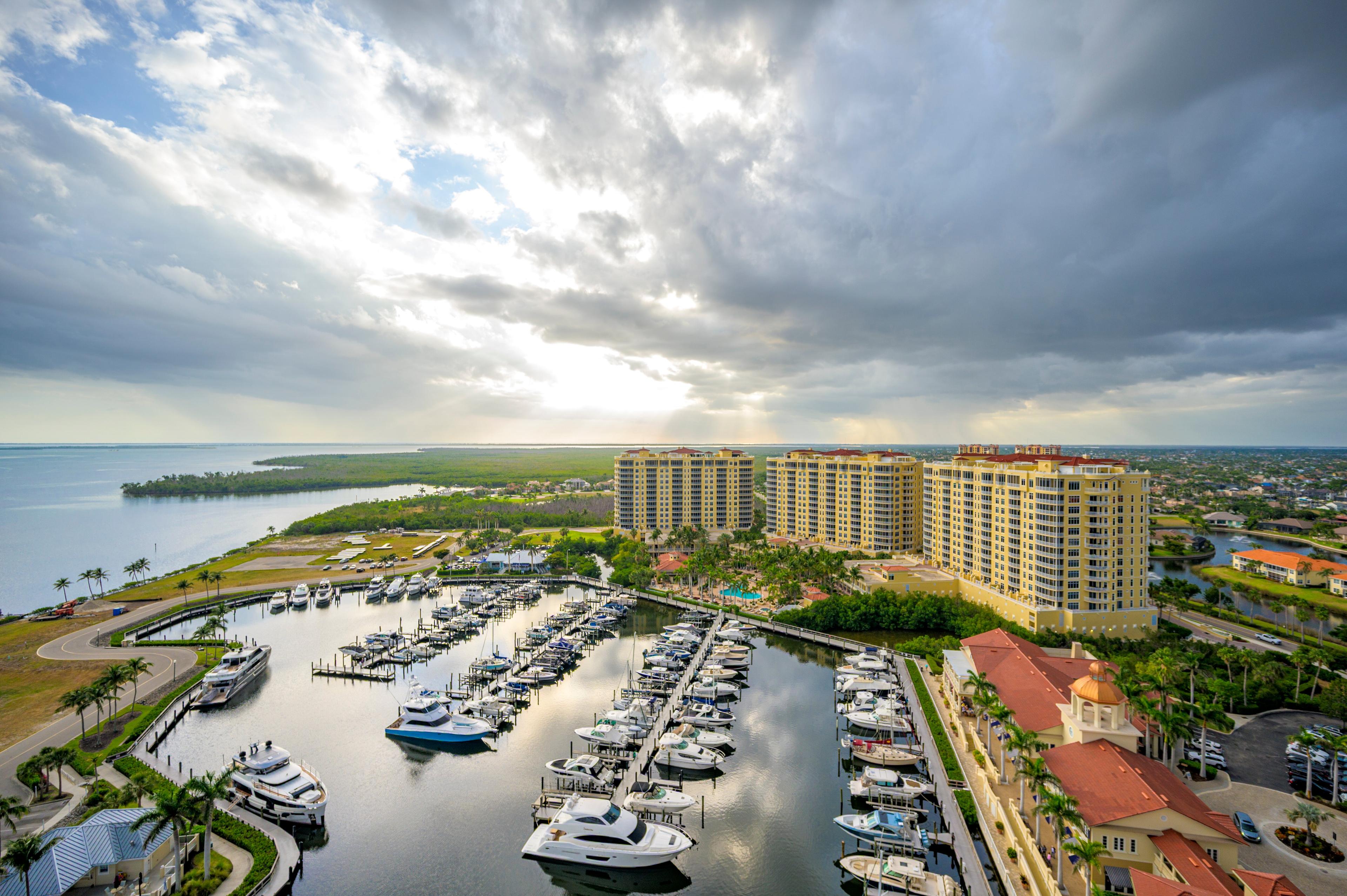 Best Waterfront Spots in Cape Coral