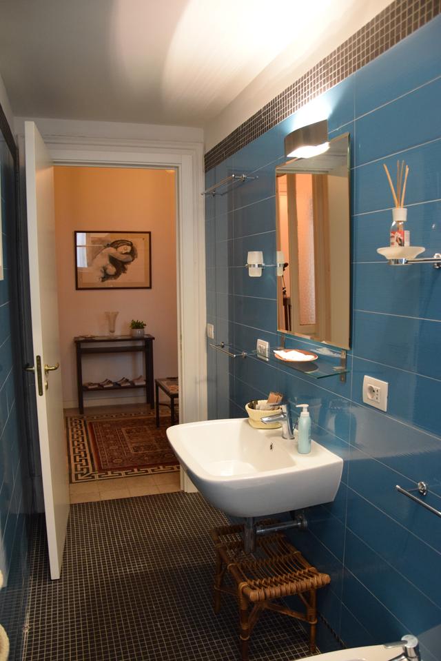 La Scelta B&B, 42 Via Generale Giordano Orsini, Napoli, Campania 80132 ...