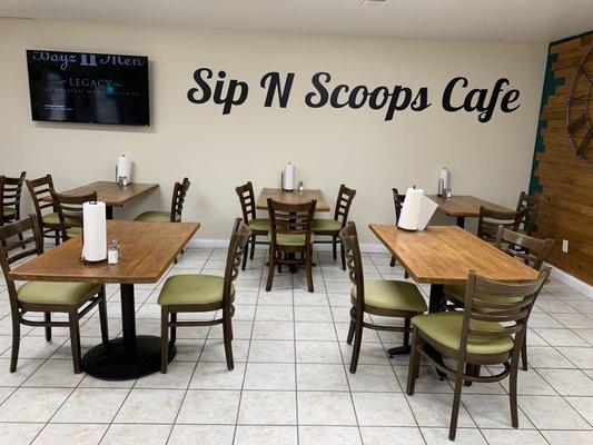 Sip N Scoops Cafe