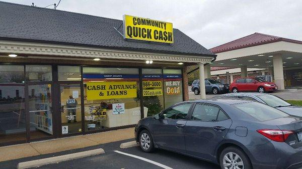 Front view Payday loan office in Sunset Hills, on Watson near Lindbergh.