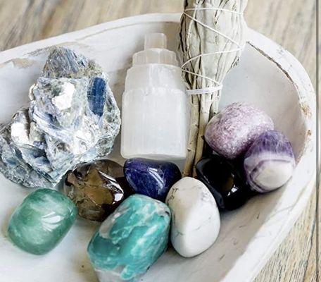 Ocean bundle, sage, ocean crystals, tiger eye rose Court and blue sapphire courts