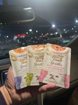 These are my cats favorite. This is the only cat food that she finishes.