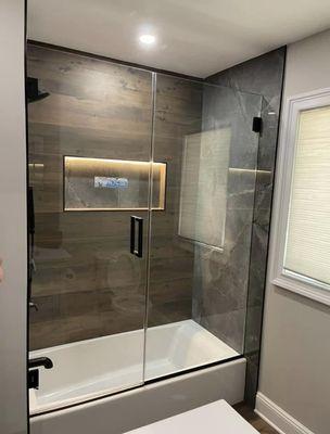 Tub enclosure