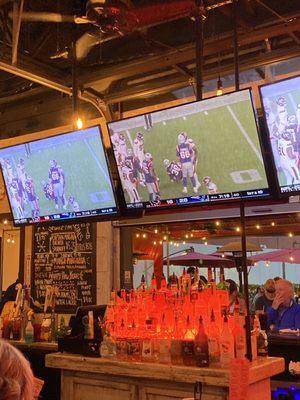 Bar scene Sunday night