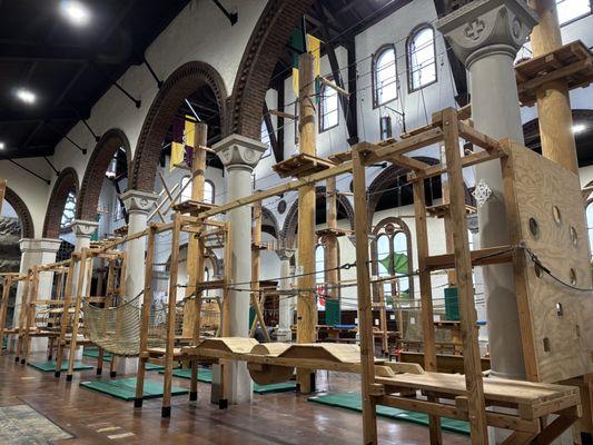 Upper and lower ropes course photo