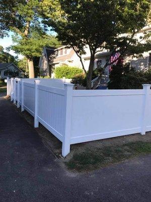 New 4' vinyl fence installed!!