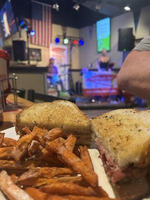 AJ Gators Sports Bar and Grill