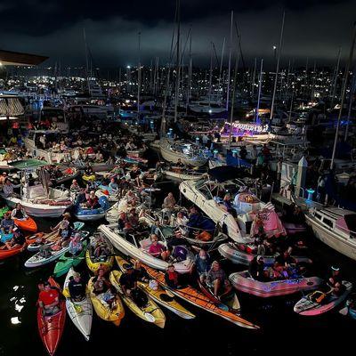 Rent kayaks and paddleboards and head over to the concerts at Humphry's.