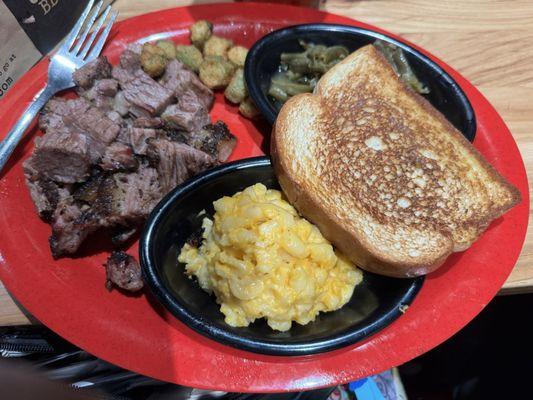 Chopped Beef Brisket with Green Beans and Mac & Cheese