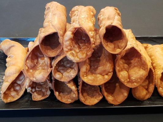 Traditional Cannoli
