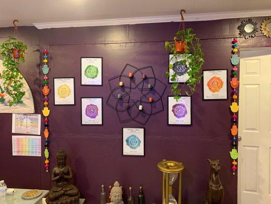 I am obsessed with the wall of chakra pics that she has it feels so good to be in a place like this with this good of a vibe and energy!