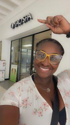 Another message down before the mall closes.