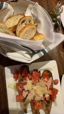 Heirloom Tomato Bruschetta & Bread, Oil, Cheese