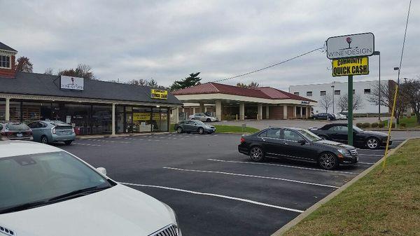 East lot entry for Cash Advance office on Watson in  63127, next to Bank of America