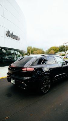 2025 Porsche Macan Turbo Electric