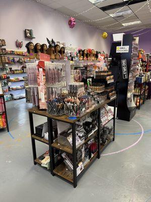 other makeup accessories