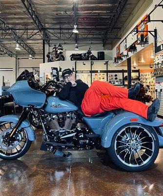 Things you do while your wife shops for a bike