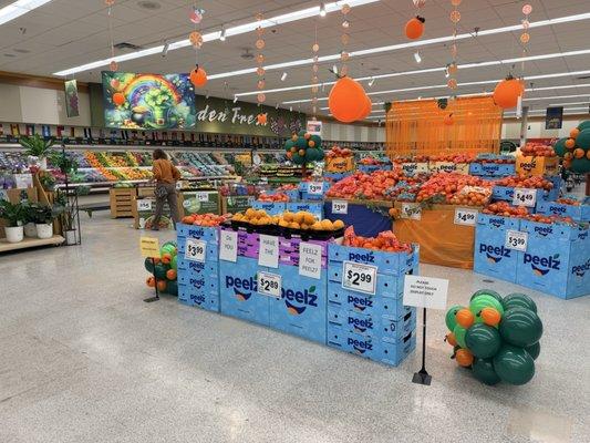 There's a large fresh veggie/tutti fruitie section north of the deli spot.