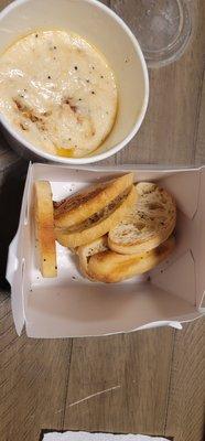 Fonduta with crostini