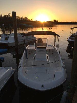 2016 18' Center console / Seats - 6