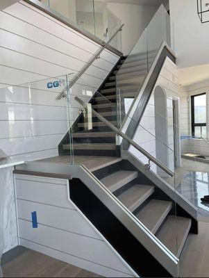 Glass railing