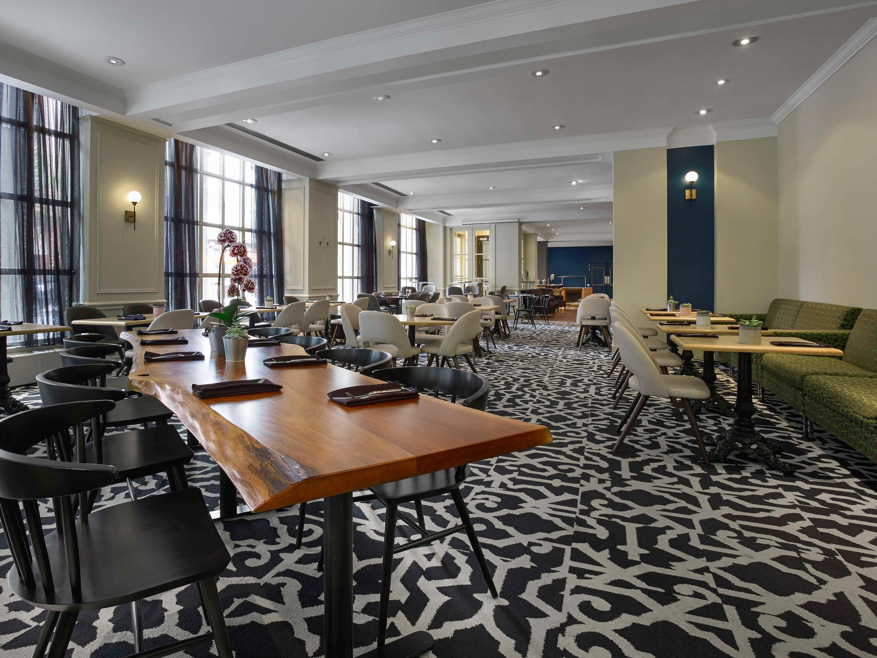 Café Nicole Bistro + Bar