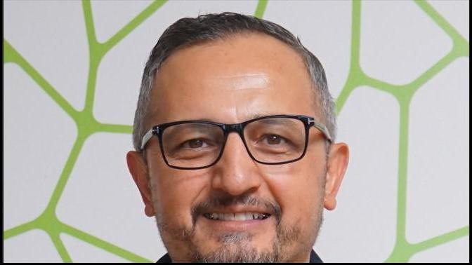 Dr. Kadir Aksogan, Frankenthal, Zahnmedizin, Implantologie, Kieferorthopädie