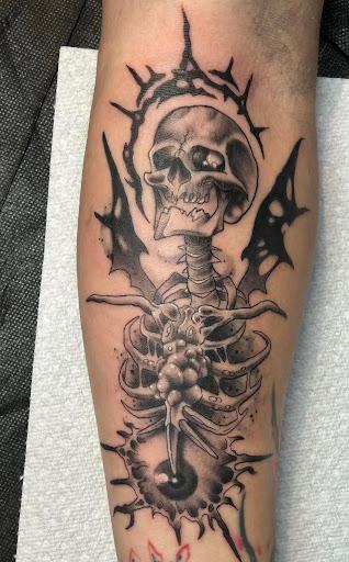 Phantom 8 Tattoo & Piercing