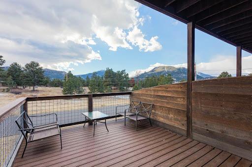 Coyote Mountain Lodge
