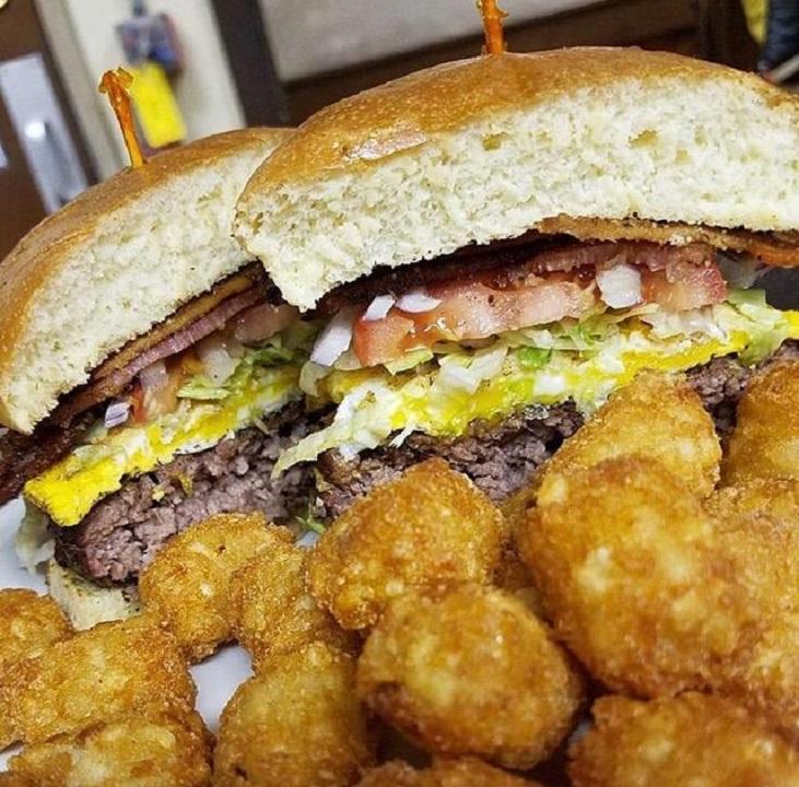 Lucky's Grille & Sports Pub