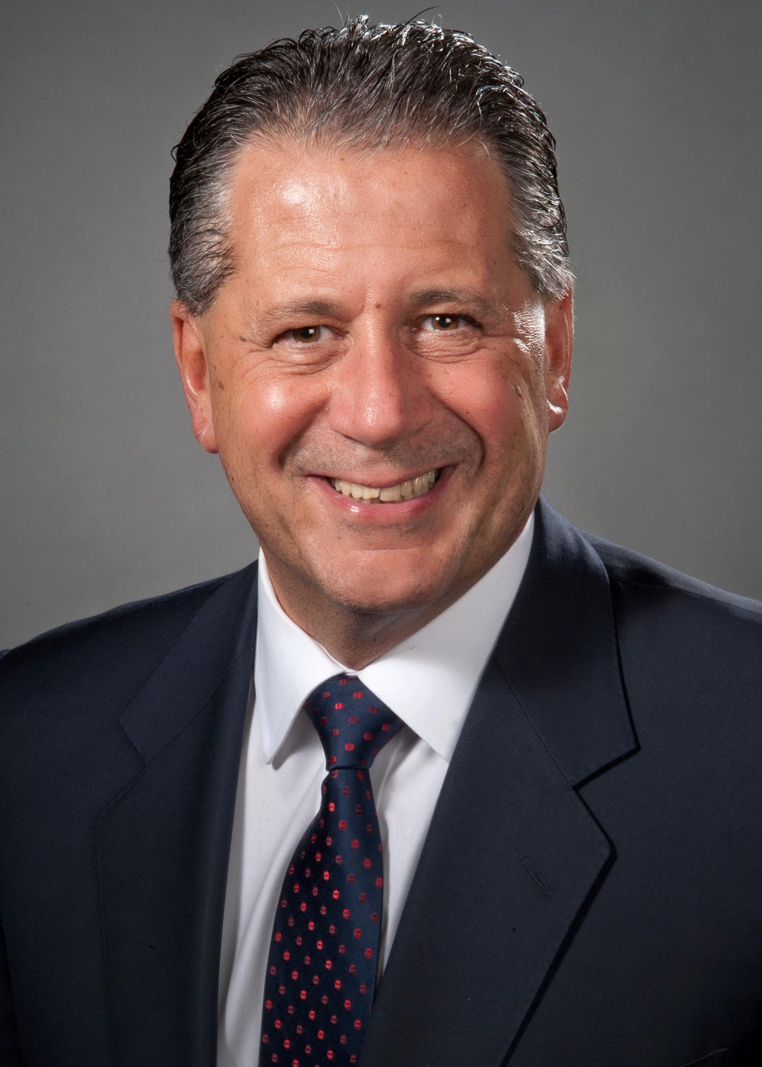 Guillermo San Roman, MD