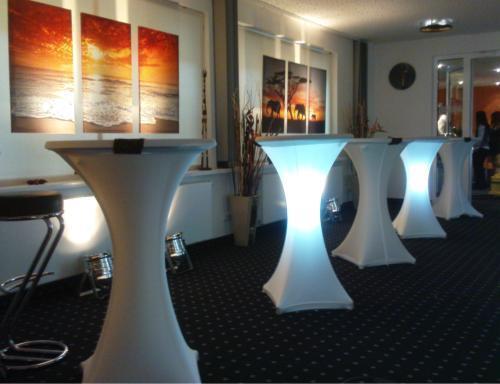 Eventausstattung24 und Ziegi's Zeltverleih