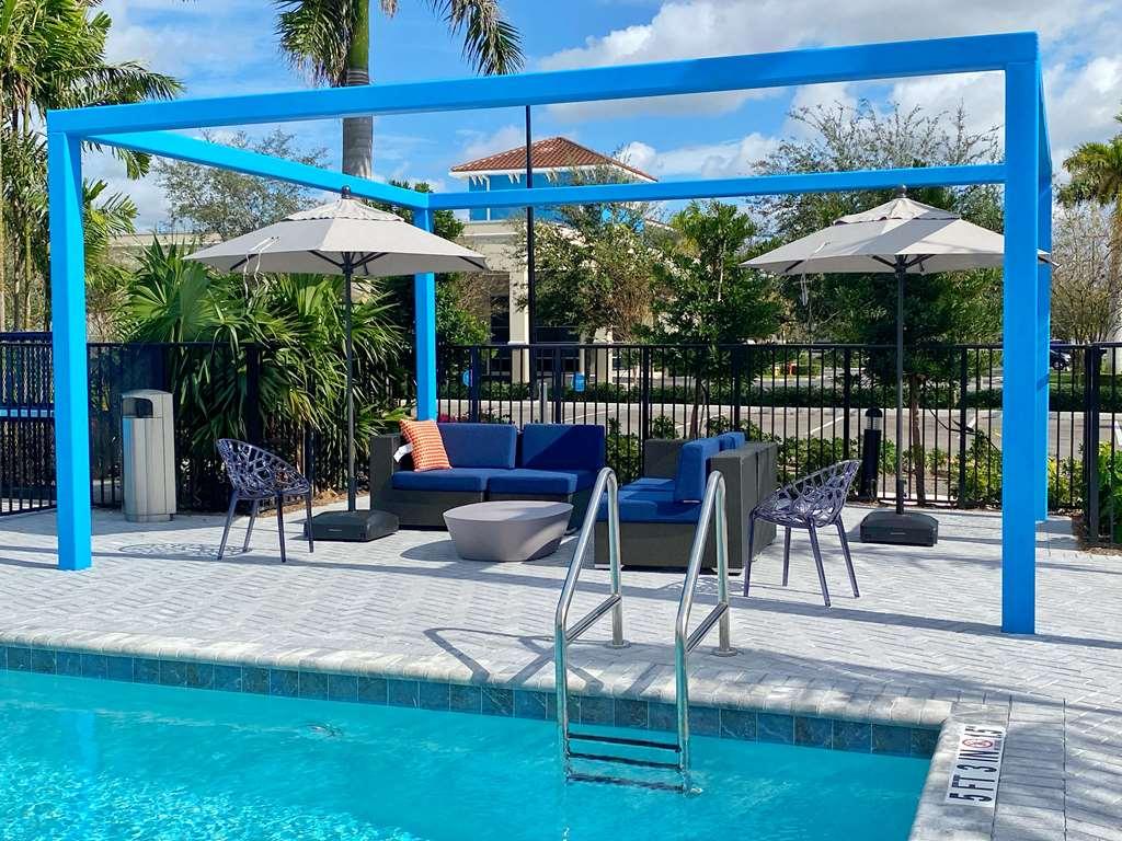 Tru by Hilton Miramar