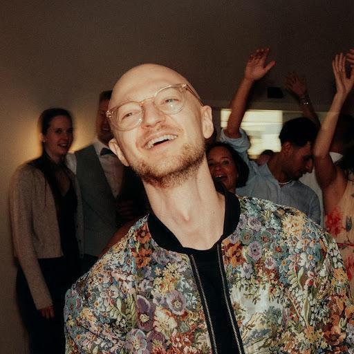 Hochzeits-DJ & Live-Musiker | Finn Schüßler alias FINNÉSS