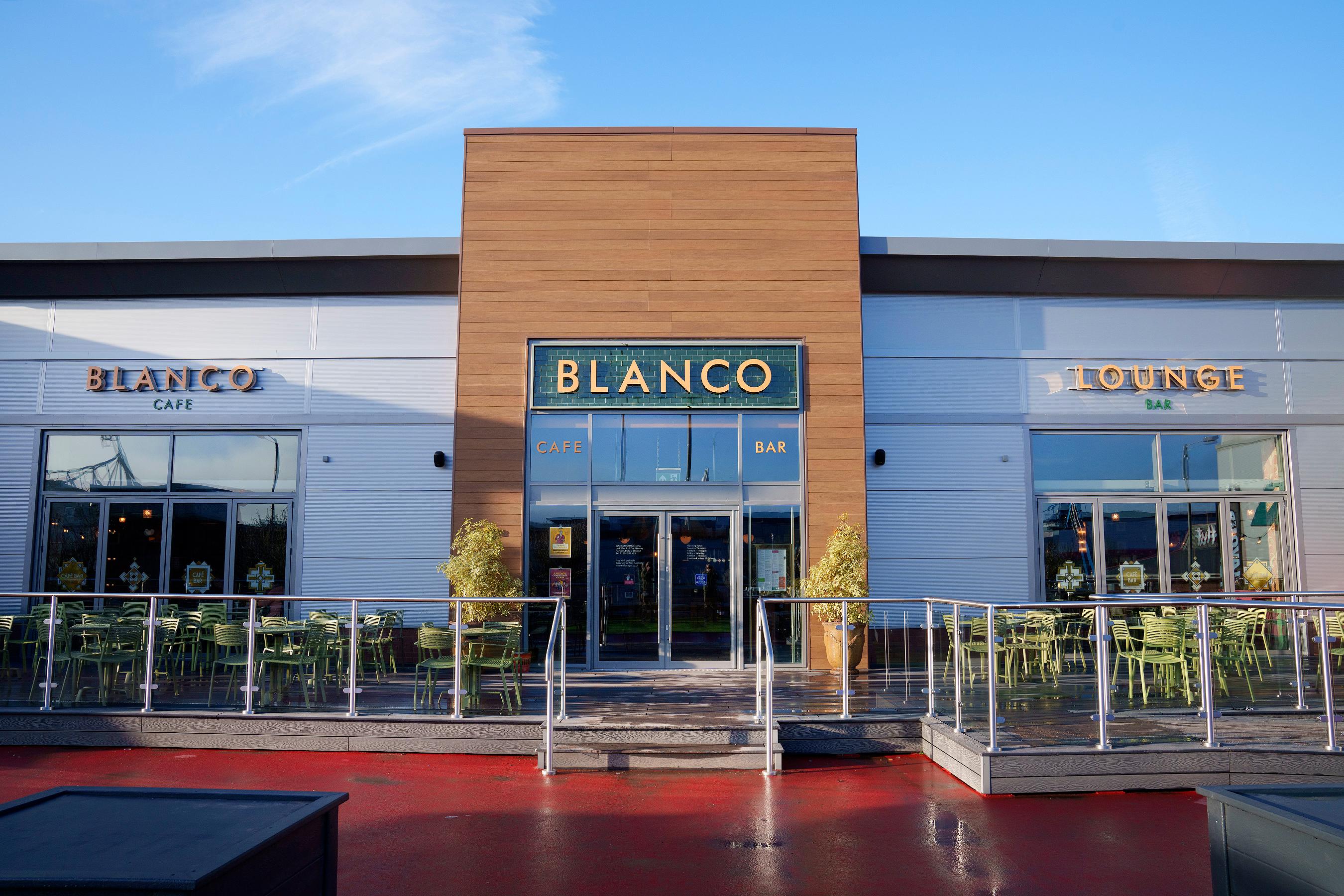 Blanco Lounge