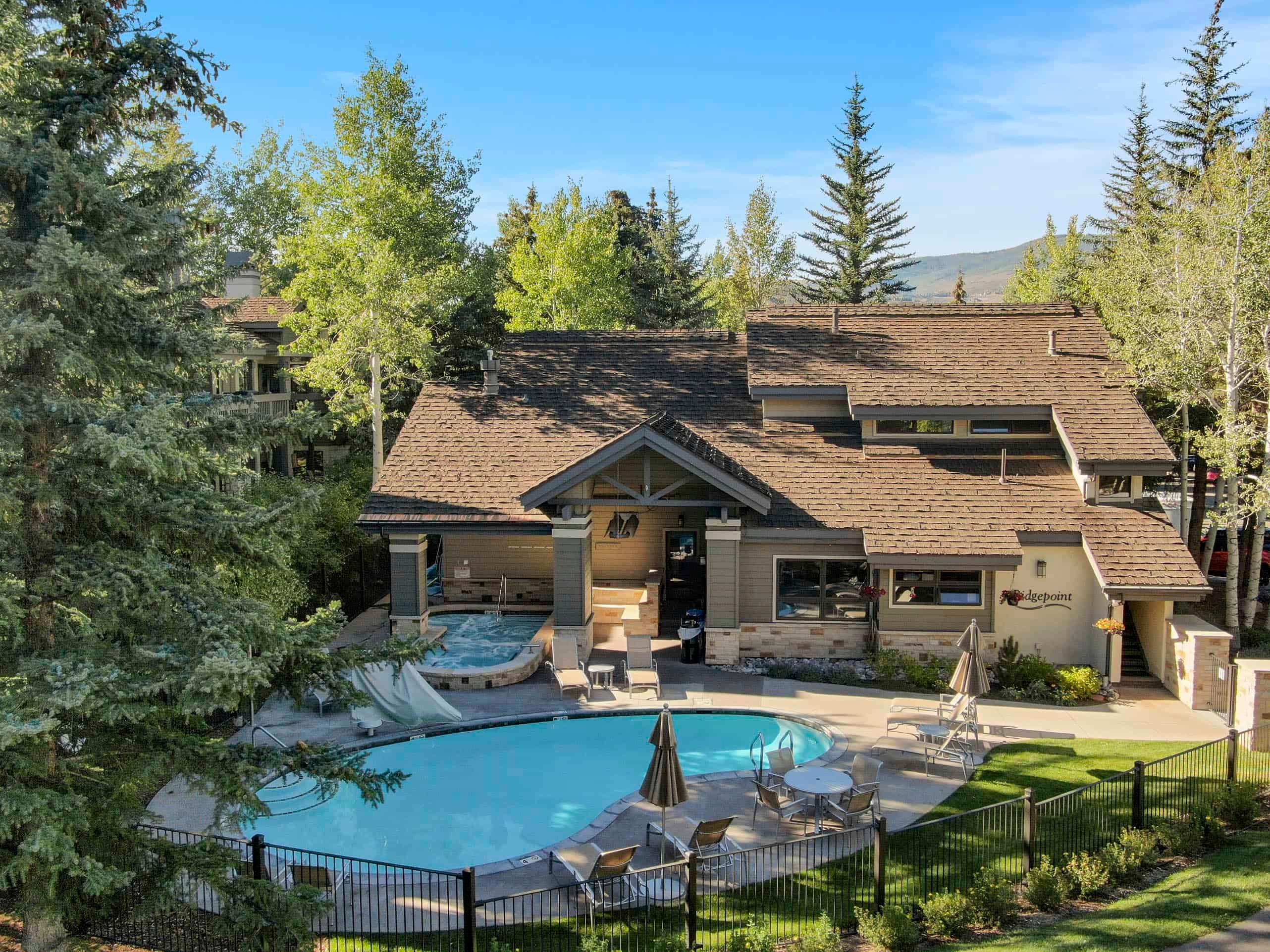 Ridgepoint Townhomes by East West Hospitality