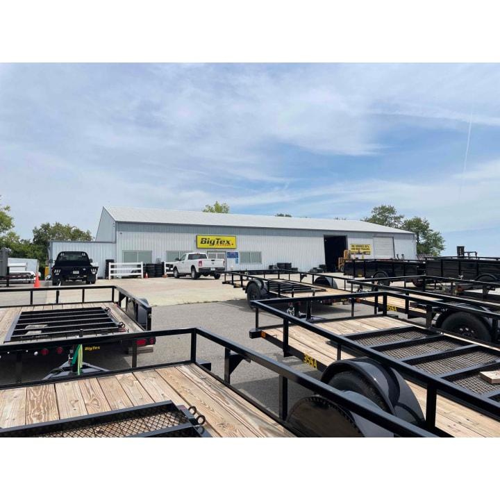 Big Tex Trailer World - Truckfitters