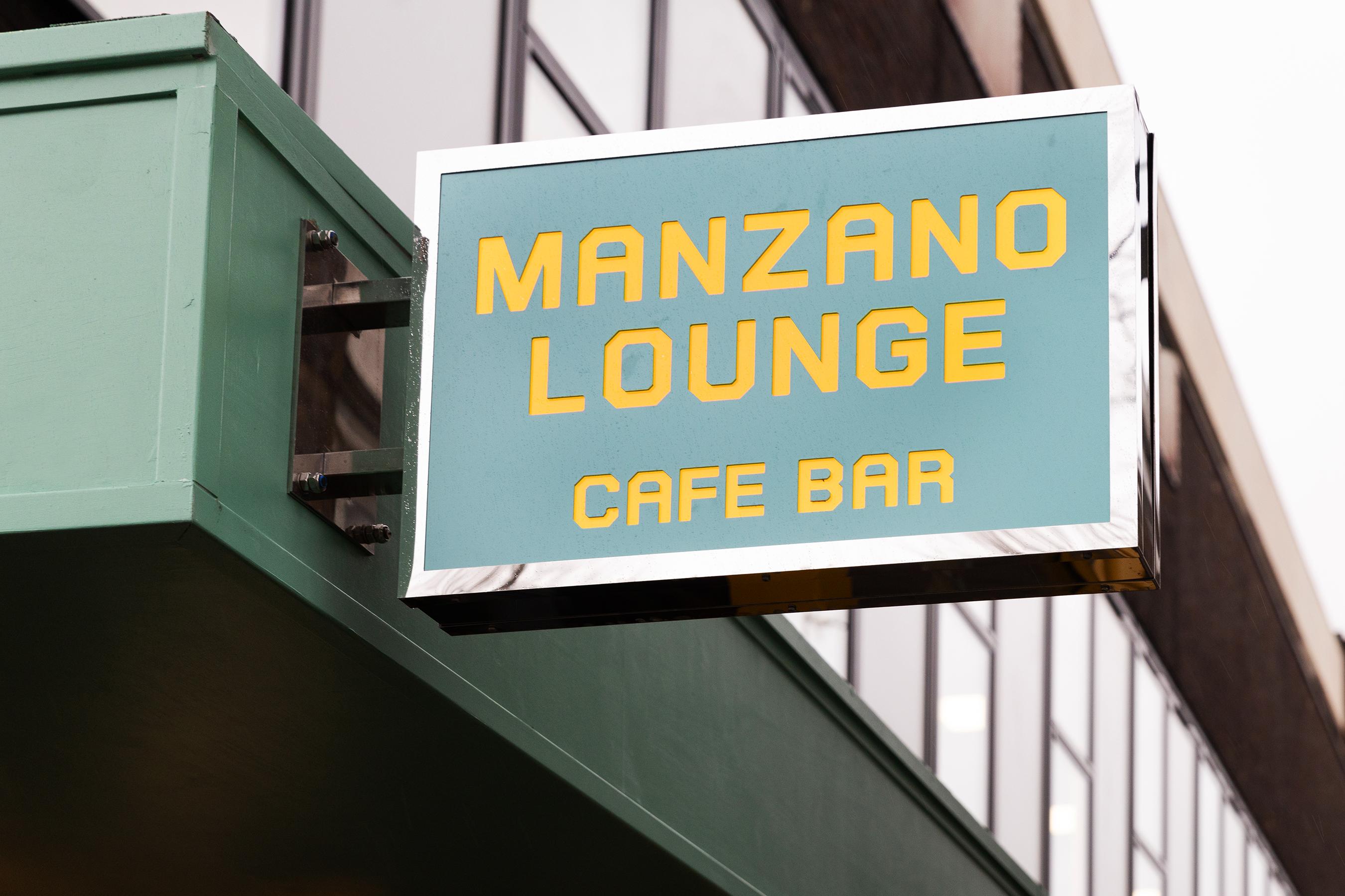 Manzano Lounge