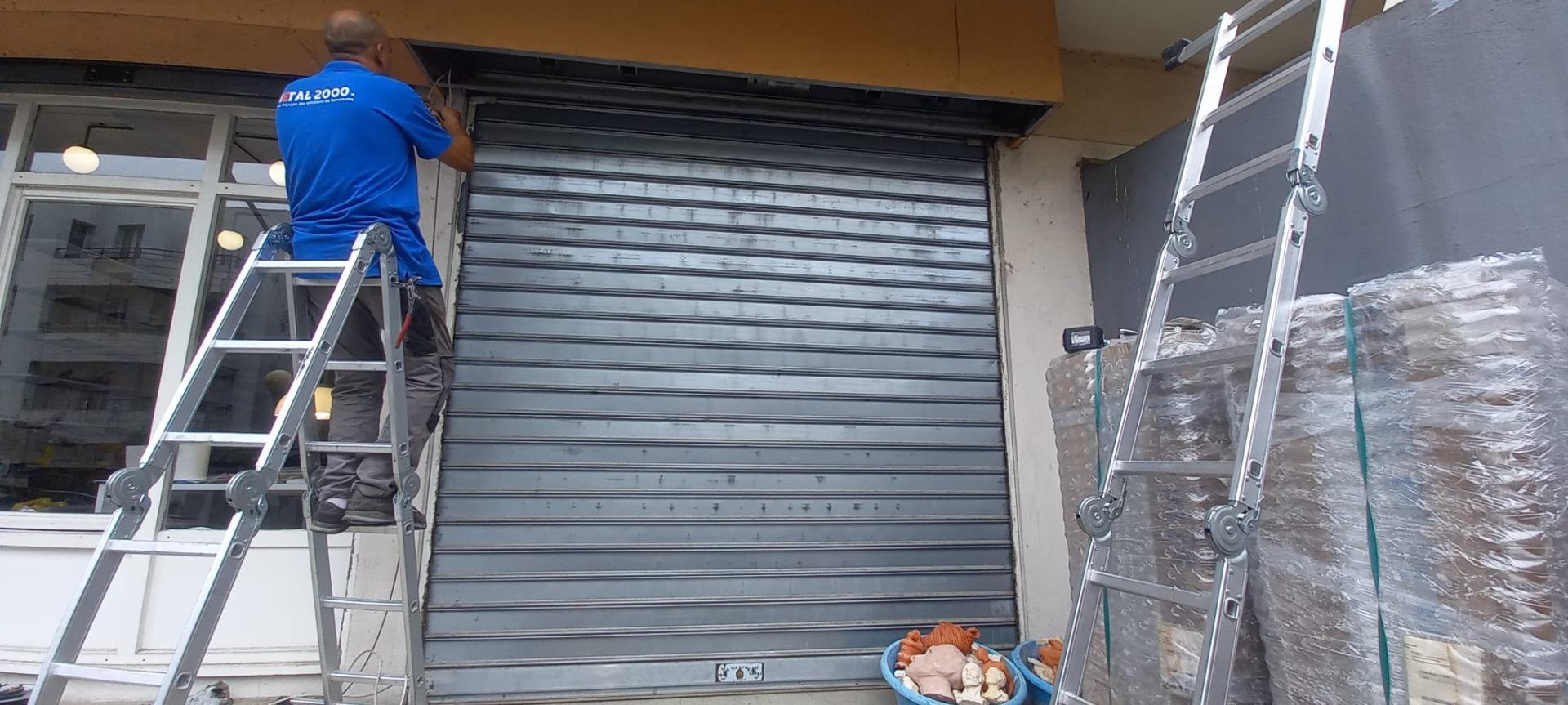 METAL 2000 - Fabrication, dépannage rideaux métalliques Paris Île de France