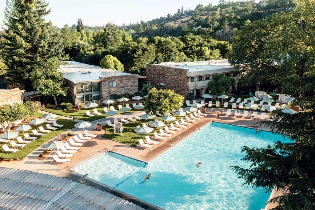 Flamingo Resort and Spa Santa Rosa Sonoma, Tapestry by Hilton