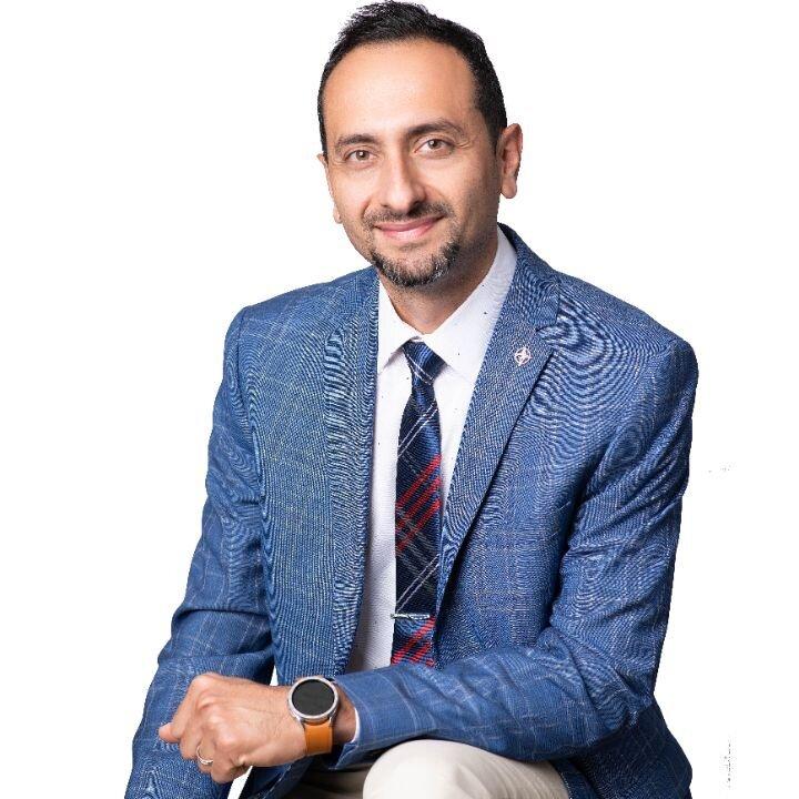 Amir Mousavi - Real Estate Services - مشاور املاک