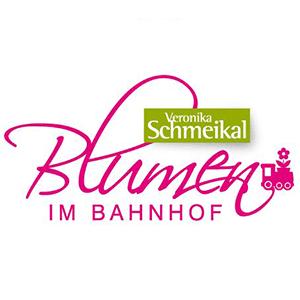 Blumen im Bahnhof Veronika Schmeikal