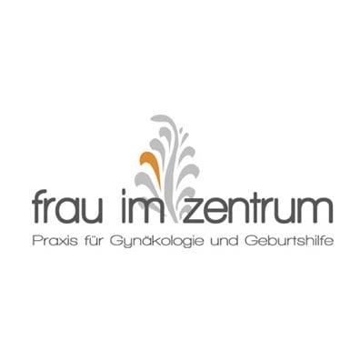 Frau im Zentrum